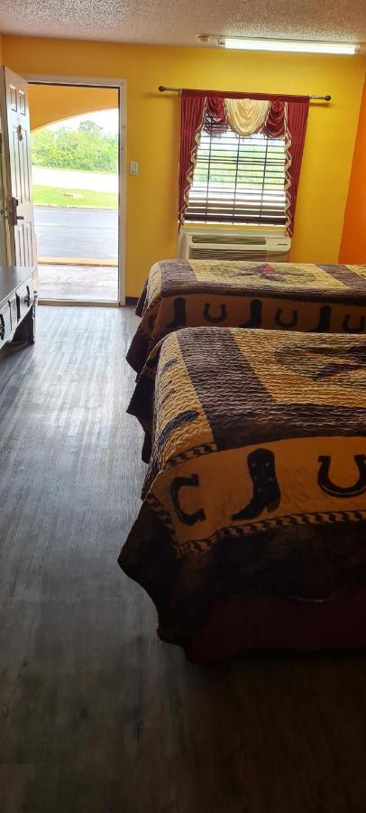 Chaparral Motel Hallettsville Kültér fotó